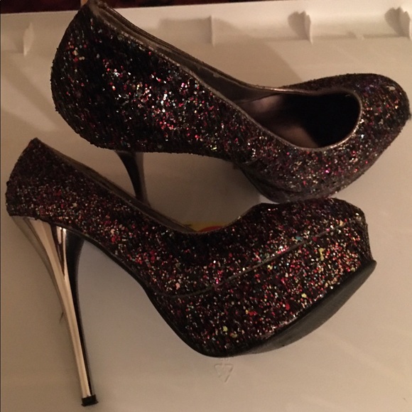 Charlotte Russe Rainbow Sparkle High Heel, Size 8 - Picture 3 of 3